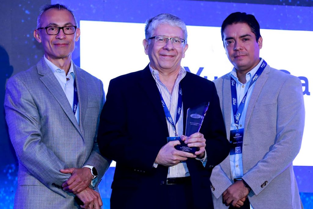 Yude Canahuati Ford, recibe el Primer Lugar en Servicio al Cliente 2022